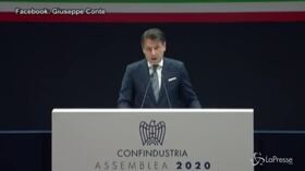 Coronavirus, Conte: “Facciamo parte della stessa comunità, ci si salva tutti insieme”