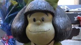 L’Argentina rende omaggio a Quino con fiori e calici di vino