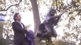 Tocco di magia a Londra: svelata la statua di Harry Potter