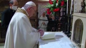 Vaticano, Papa firma enciclica ‘Fratelli Tutti’