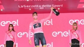 Giro d’Italia: Ganna vince crono Palermo, è prima maglia rosa