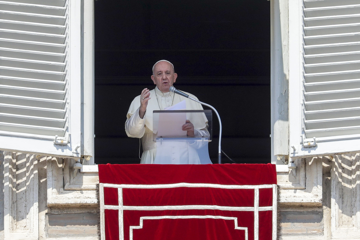 Enciclica in pandemia. Il Papa: “Il virus non è un castigo, ma realtà geme e si ribella”