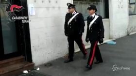 Torino, rissa a colpi di bottiglie e coltellate: 3 arresti
