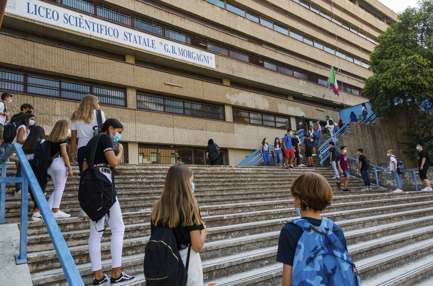 Azzolina: “Basso impatto dei contagi sulla scuola: 1.957 casi totali”