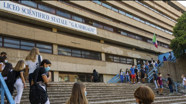 Azzolina: "Basso impatto dei contagi sulla scuola: 1.957 casi totali"