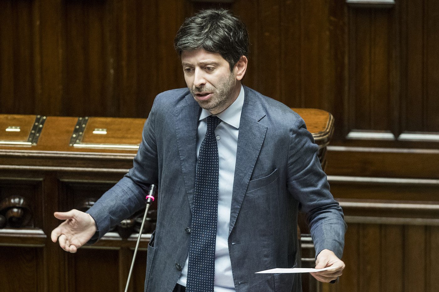 Speranza, “Non ne siamo fuori, mascherine all’aperto”
