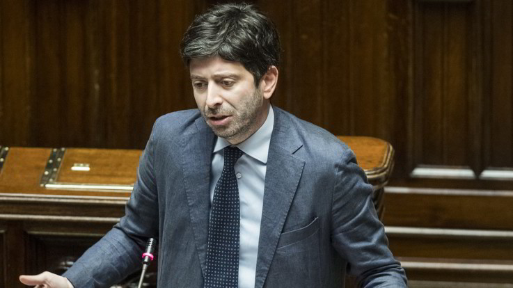 Speranza, "Non ne siamo fuori, mascherine all'aperto"