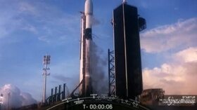 SpaceX lancia il razzo Falcon 9: in orbita 60 satelliti Starlink