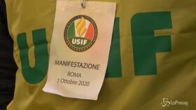 In piazza i sindacati dei militari: “Servitori dello stato e non servi della politica”