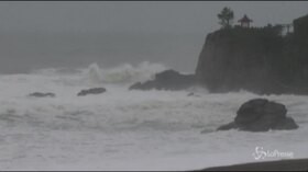 Giappone: arriva il tifone Chan-hom, onde alte e raffiche di vento da 126 Km/h