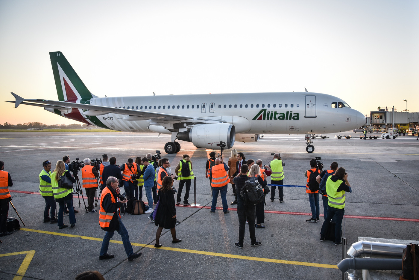 Alitalia, firmato decreto per la nuova compagnia di bandiera