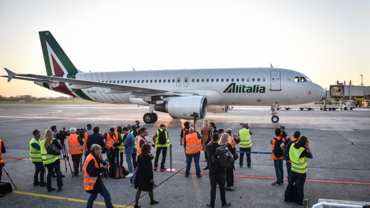 Alitalia, firmato decreto per la nuova compagnia di bandiera
