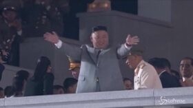 Corea del Nord, Kim alla parata per il 75mo anniversario del Partito dei Lavoratori
