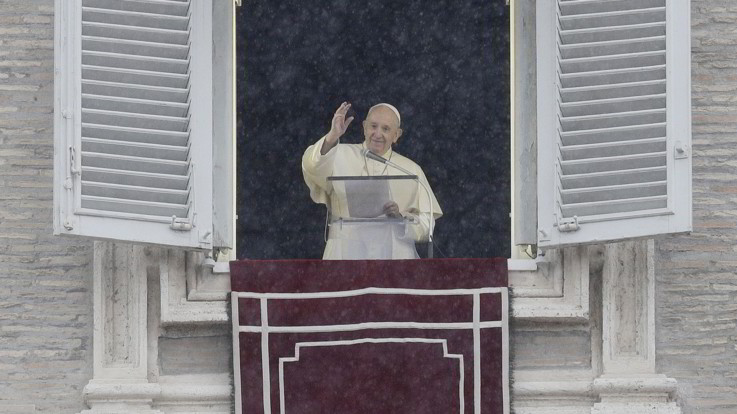 Papa: "Più donne nelle istituzioni di responsabilità della Chiesa"