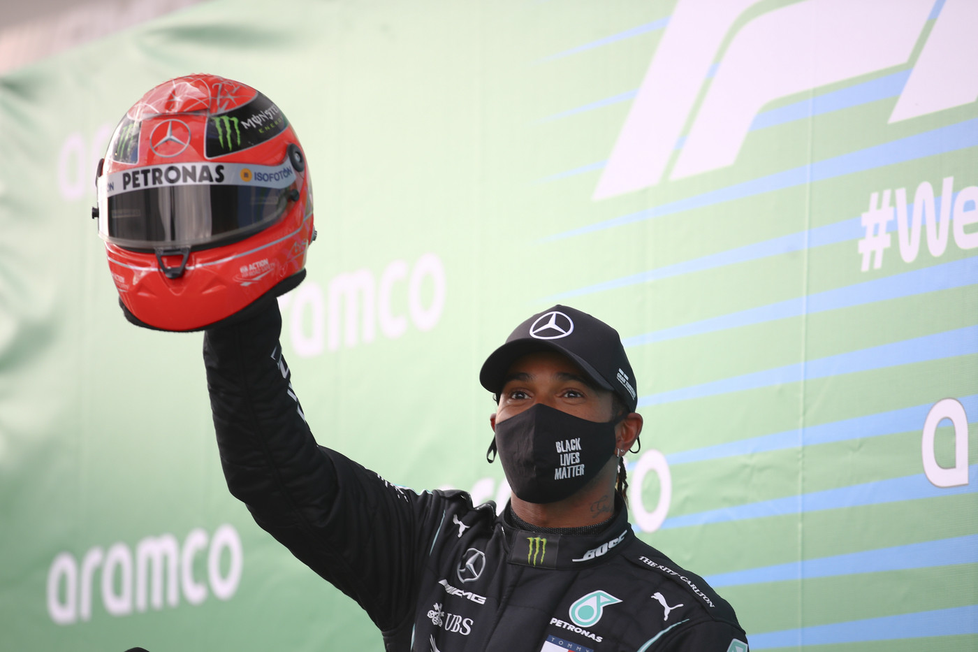 F1, Hamilton vince al Nurburgring e raggiunge l’idolo Schumacher