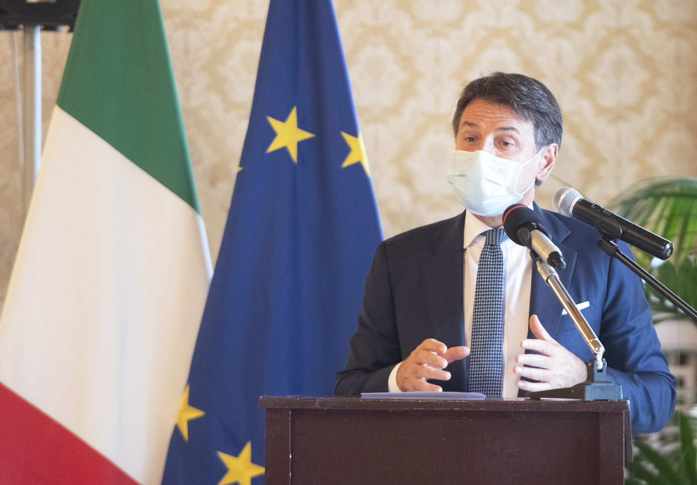 Conte: “No a lockdown generalizzato, se curva sale chiusure circoscritte”