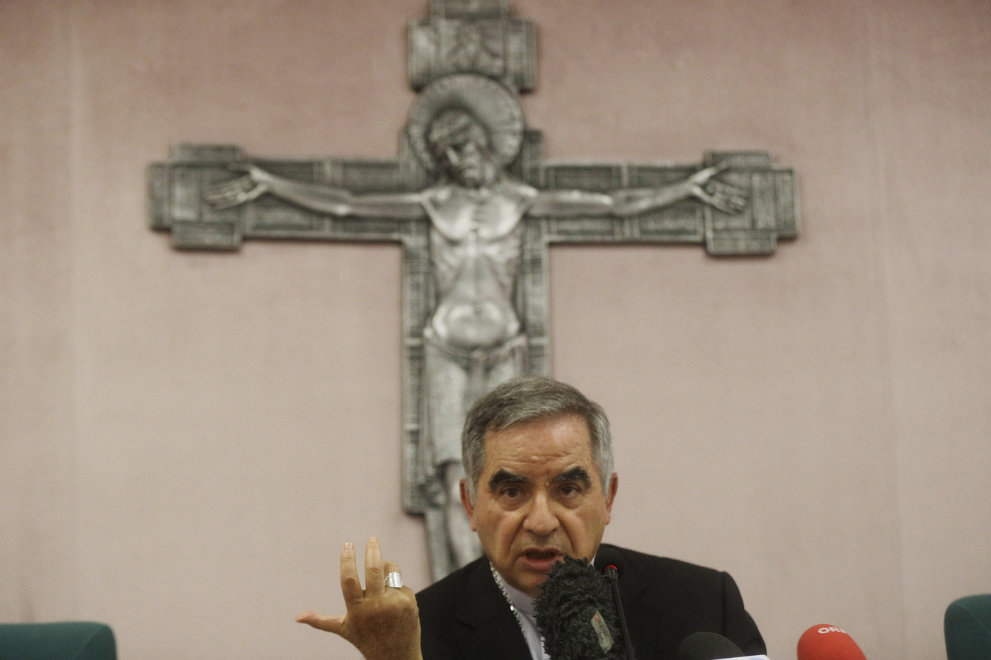 Vaticano, arrestata a Milano Cecilia Marogna, la ‘dama’ del cardinal Becciu