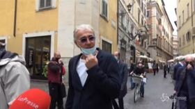 Giletti a spasso nel centro di Roma: non risponde sulla possibile candidatura a sindaco