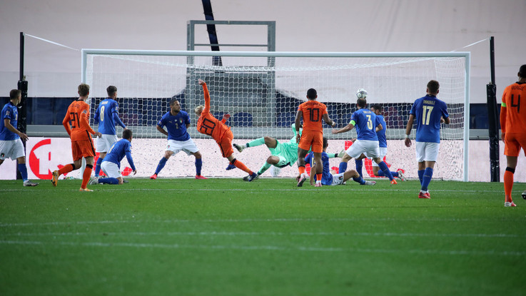 Calcio Nations League, Van de Beek replica a Pellegrini: Italia-Olanda 1-1