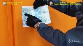 Napoli: banconote false per quasi 1 milione di euro, 4 arresti