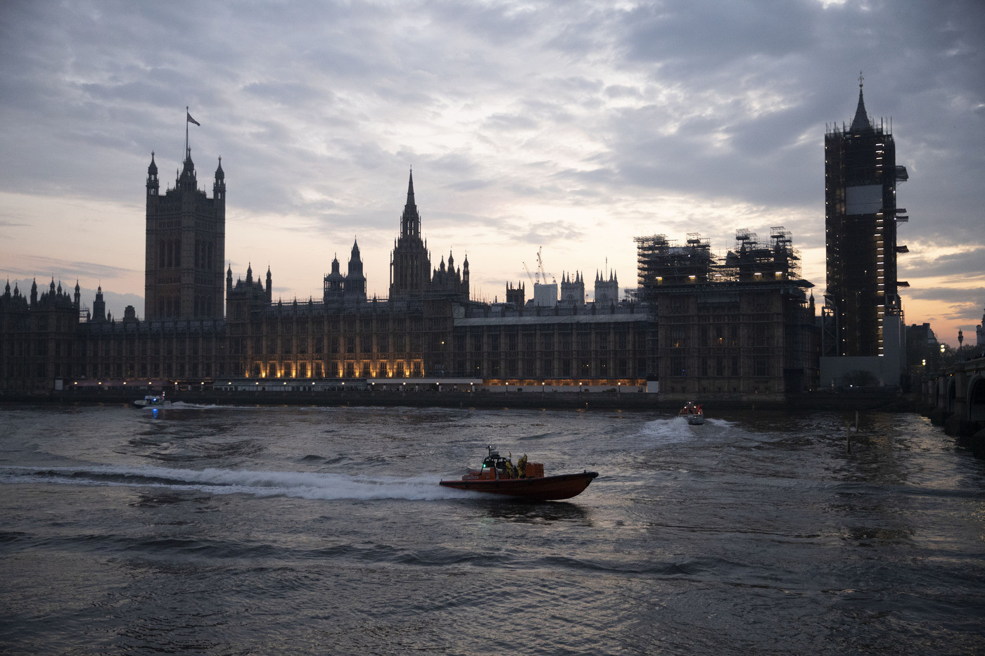 Londra entra in ‘allerta alta’, nuove misure restrittive da sabato