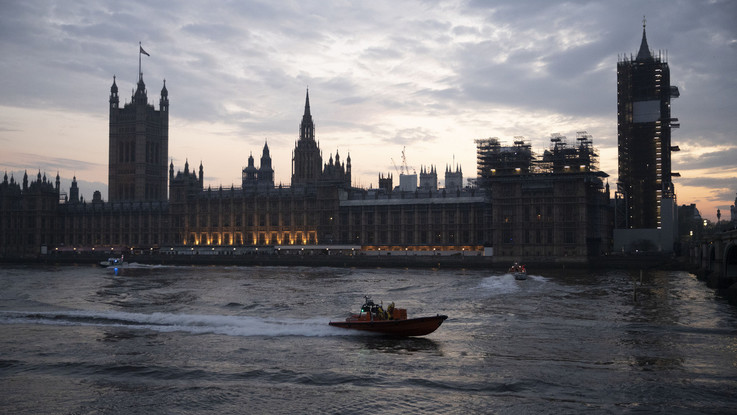 Londra entra in 'allerta alta', nuove misure restrittive da sabato