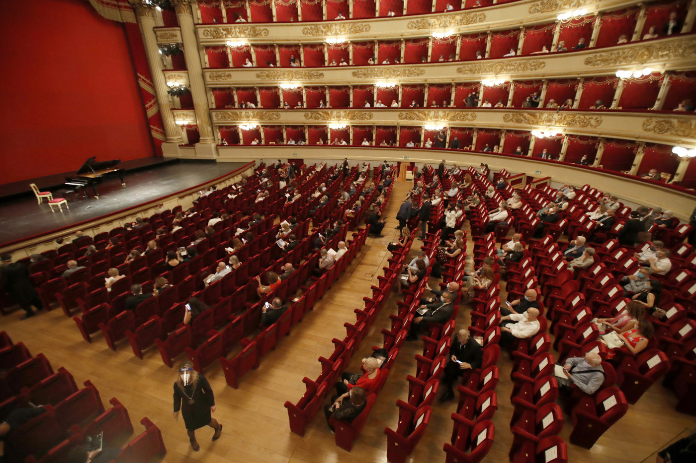 Il Teatro alla Scala rinvia la presentazione del calendario invernale