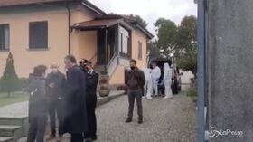 Omicidio nel Torinese, donna accoltellata in casa