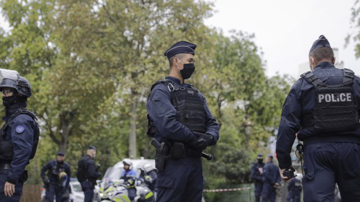 Parigi, decapitato un professore per strada: ucciso il killer