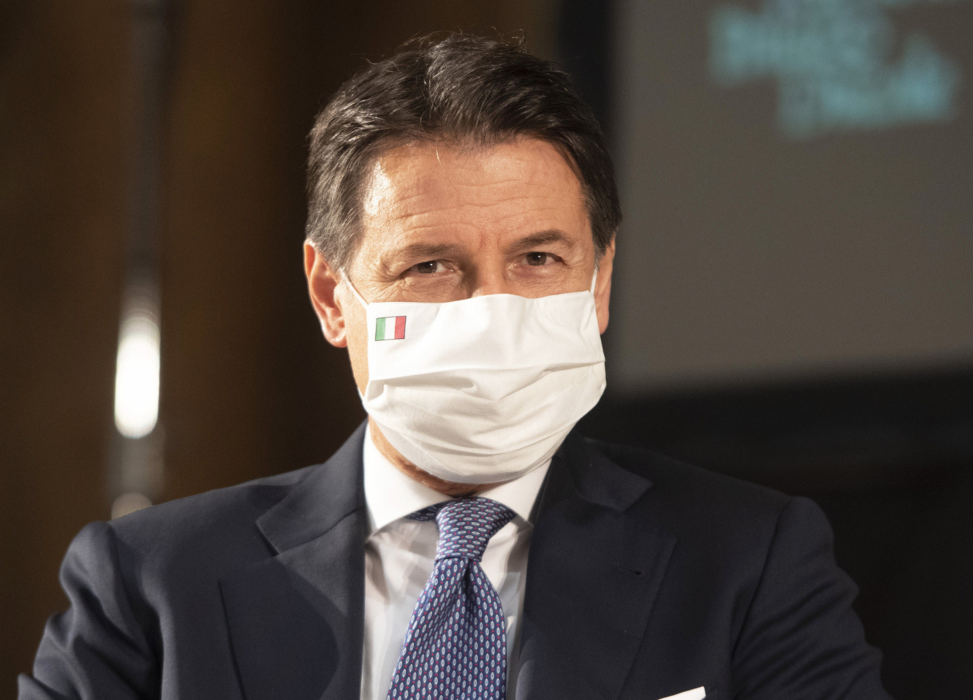 Conte: ” Per seconda ondata serve una nuova strategia, non il lockdown”
