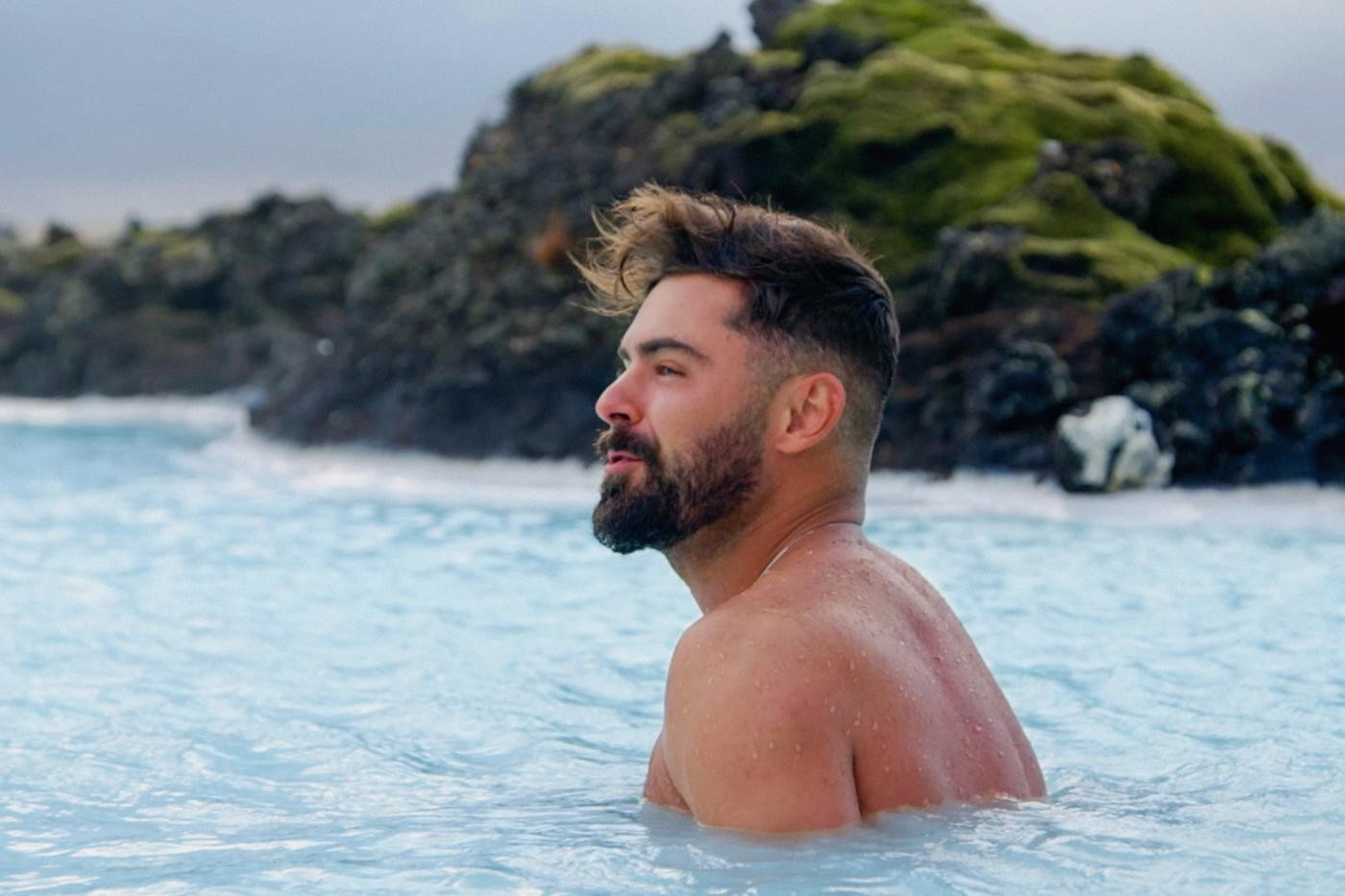 Buon compleanno a Zac Efron, Twitter inondato di auguri