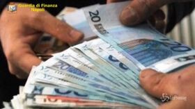 Napoli, la Gdf tassa 17 usurai per 400 mila euro