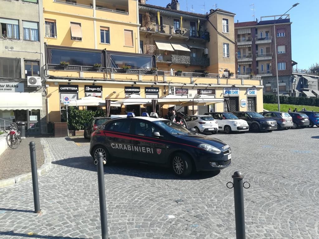 Torino, ubriaca picchia i genitori: arrestata una 35enne