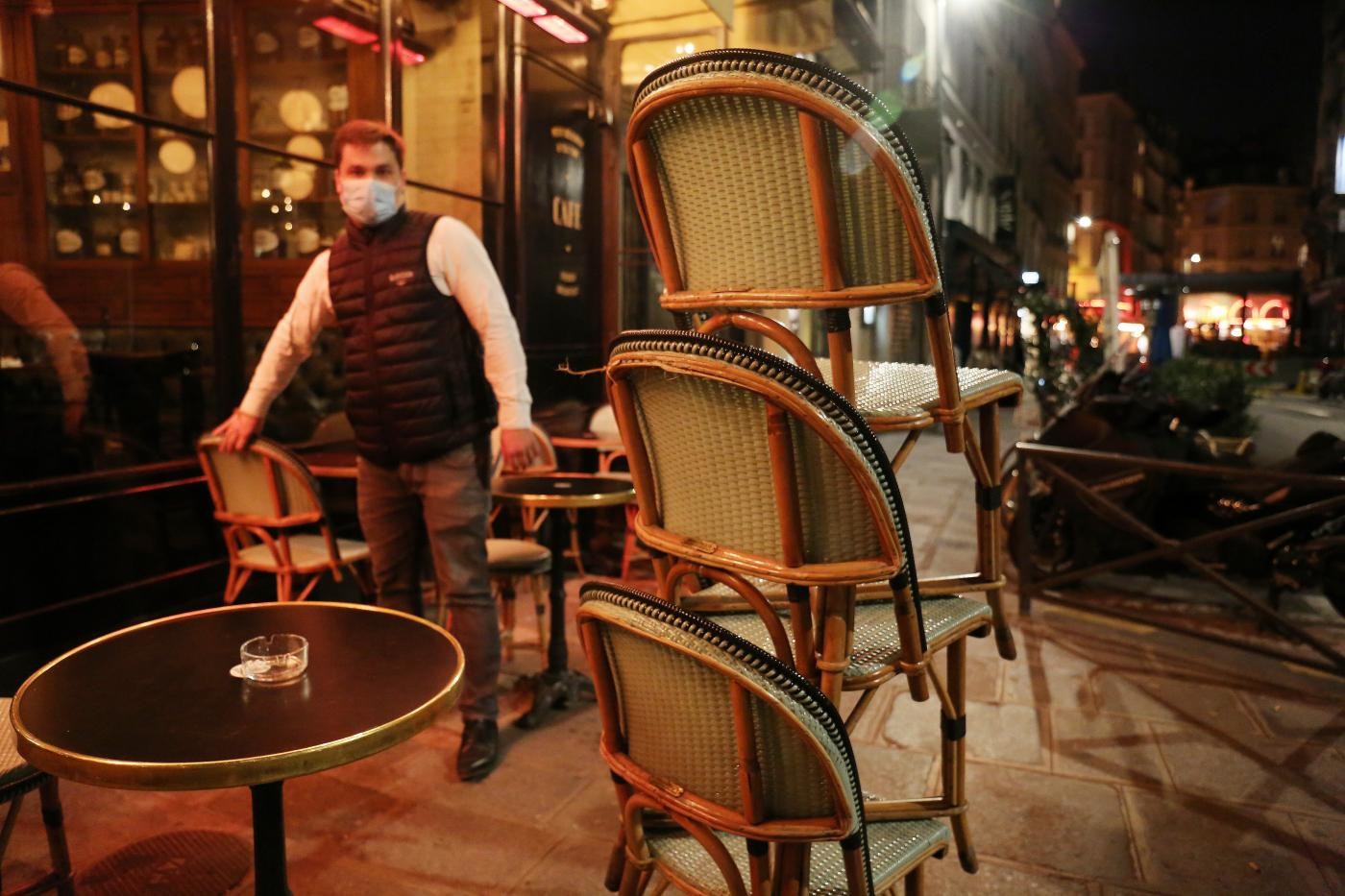 La Lombardia chiede al governo il coprifuoco dalle 23 alle 5