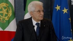 Coronavirus, Mattarella: “Istituzioni sono chiamate a collaborare”