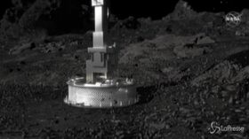 Nasa, la sonda raggiunge l’asteroide Bennu: raccolto materiale cosmico