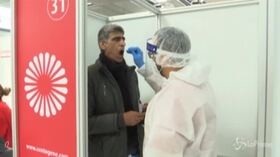 Francoforte, sempre più tamponi in aeroporto