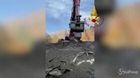 Alluvione, auto ancora sepolte sotto quattro metri di detriti a Limone Piemonte