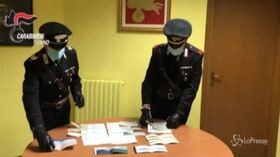 Rivoli, pagano merce con assegni intestati a persone decedute e società fallite: due arresti