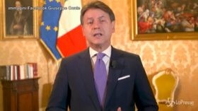 Covid, Conte: “Tenere alta l’attenzione ma scongiurare secondo lockdown generalizzato”