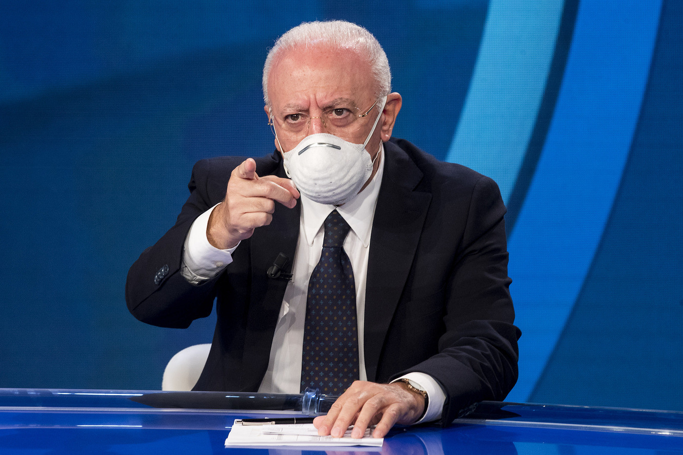 De Luca chiede il lockdown generale: “Necessario chiudere tutto”