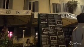 Roma, transenne anti movida a Campo de’ Fiori: i ristoratori chiudono prima del coprifuoco
