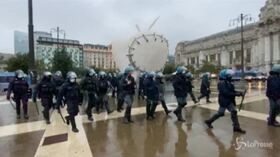 Anche a Milano sale la protesta anti-Dpcm