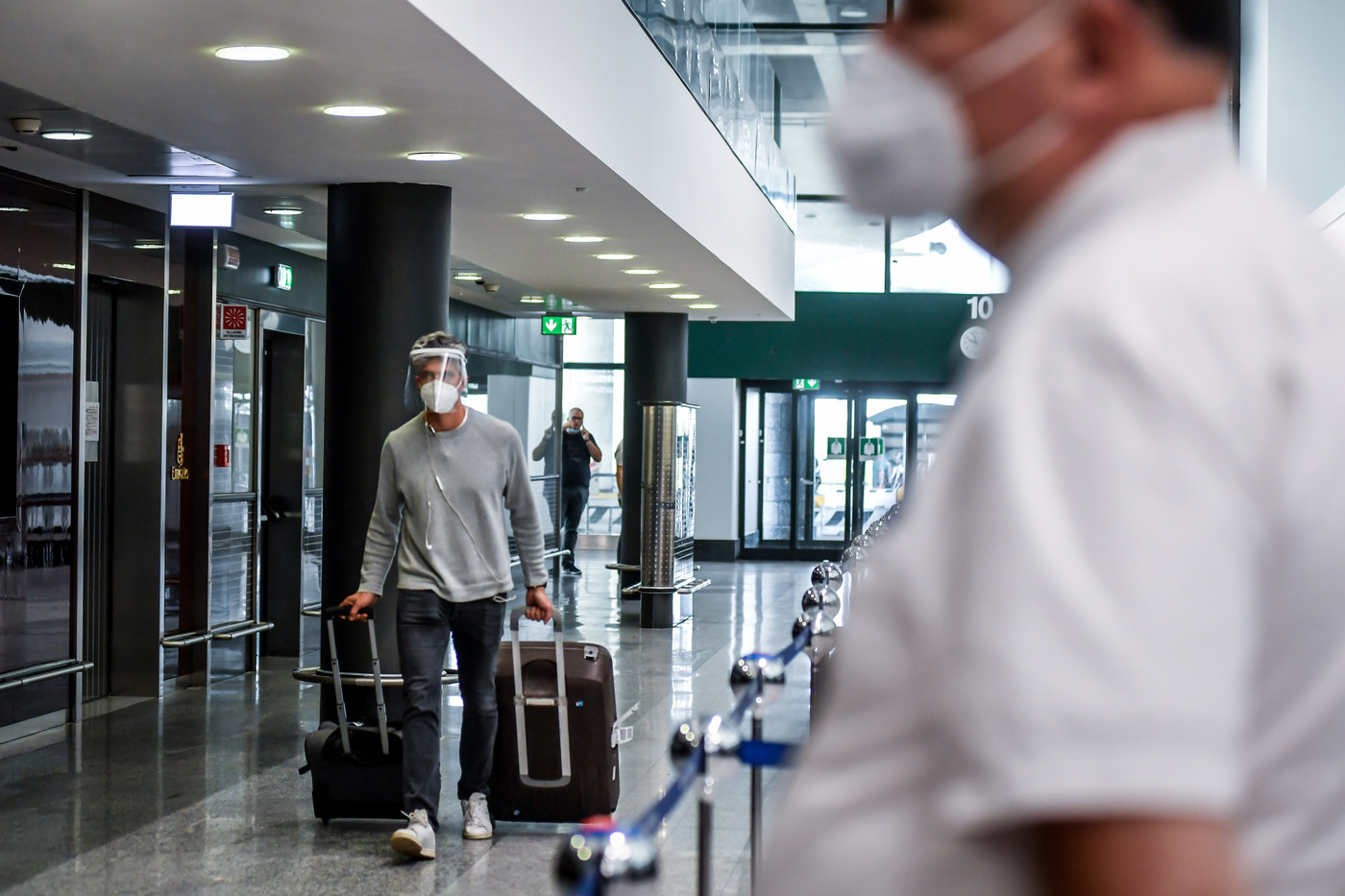 Farnesina raccomanda di evitare i viaggi all’estero