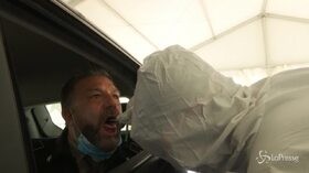 Covid, quasi 22 mila contagi e 221 morti