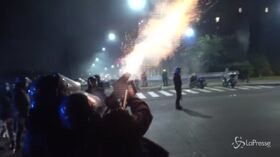 Proteste Dpcm a Roma, scontri tra militanti Forza Nuova e polizia