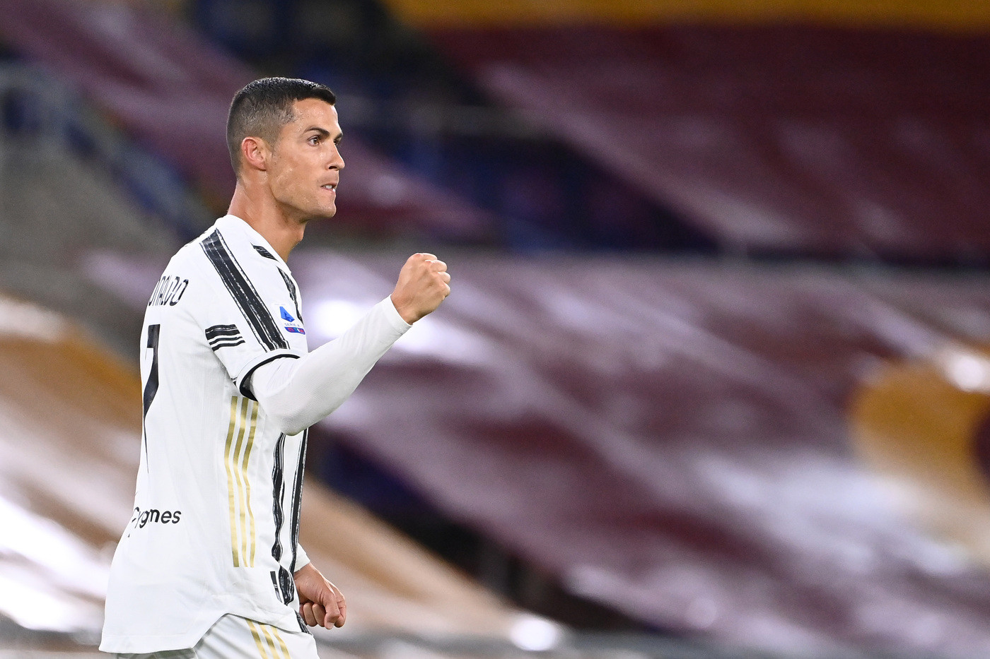 Niente Juve-Barça, Cristiano Ronaldo incita la squadra sui social