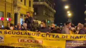 Napoli, protesta tassisti arriva in Regione: cori e rabbia contro De Luca e governo