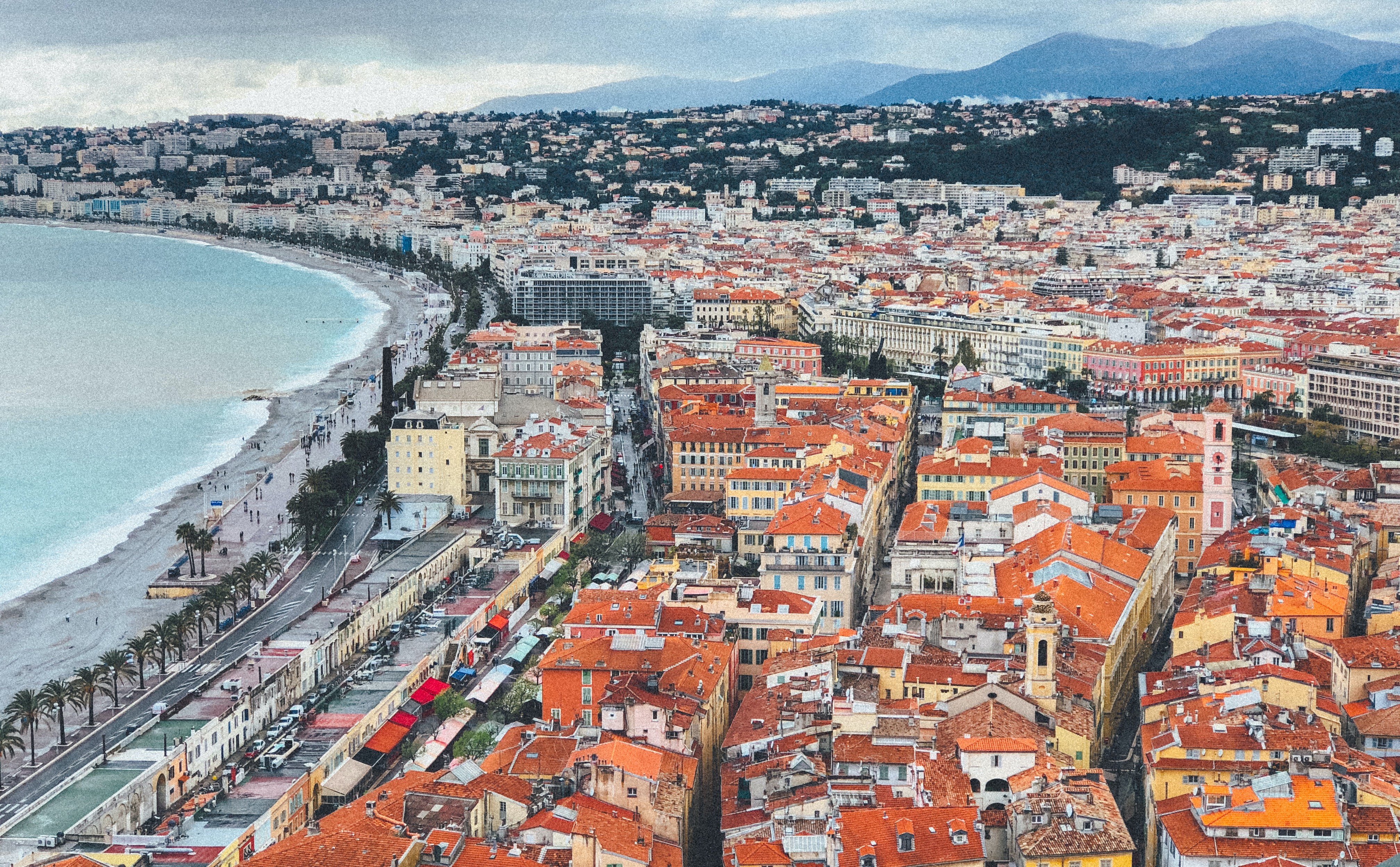 Francia, accoltellamenti nella Basilica di Nizza: 3 morti e diversi feriti
