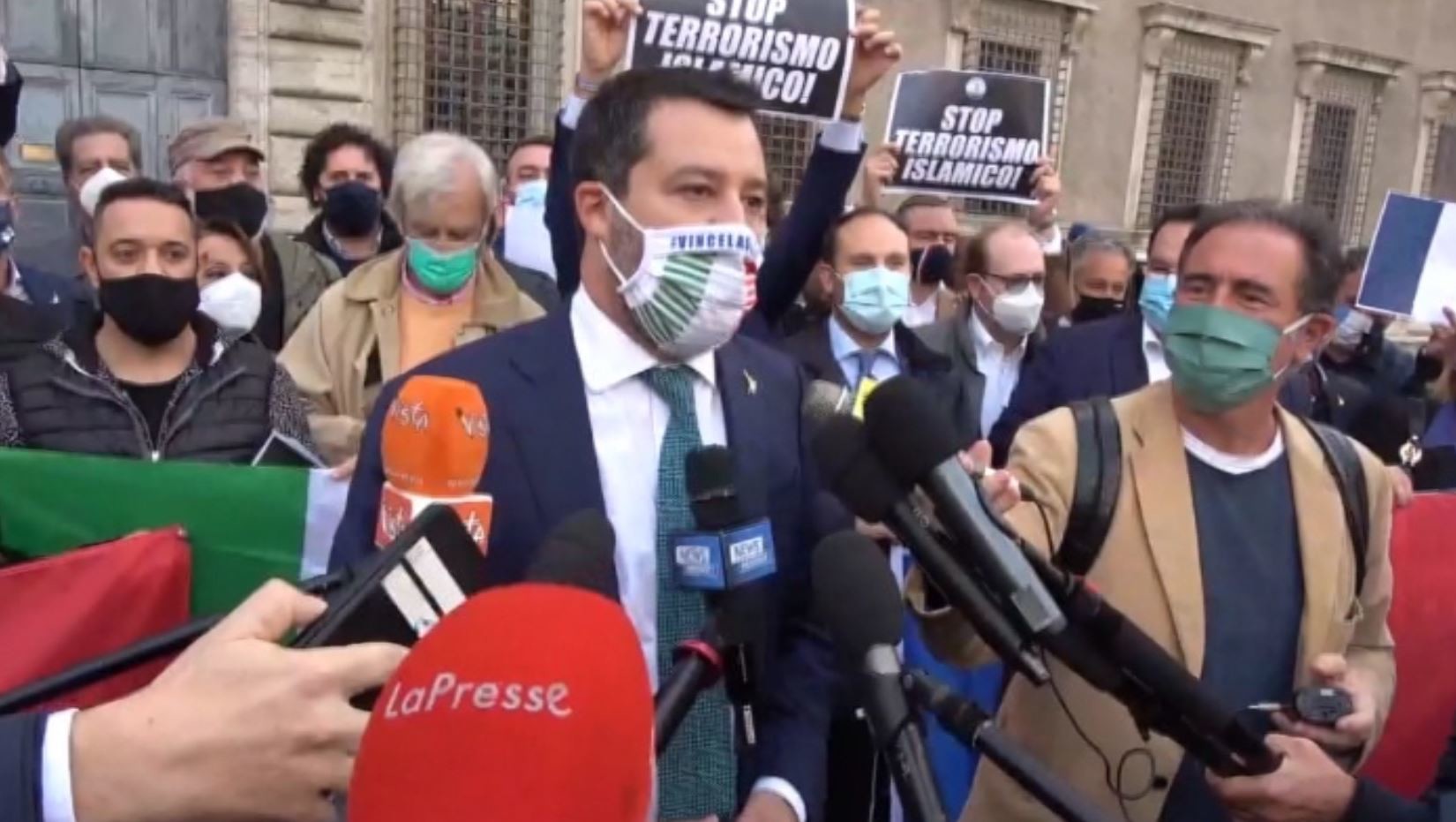 Attentati in Francia, Salvini: “Isolare il fanatismo islamico, è una calamità innaturale”
